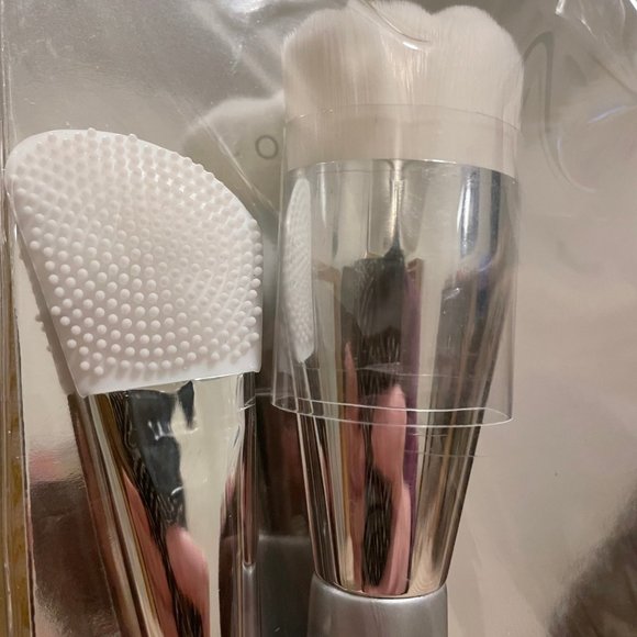 NEW and sealed Cosmedix Skincare Brush Set Cleansing & Mask Brush - Picture 2 of 4